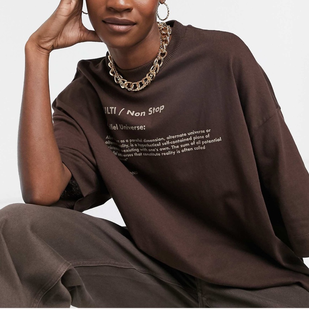 COLLUSION Unisex extreme oversized t-shirt with print in brown